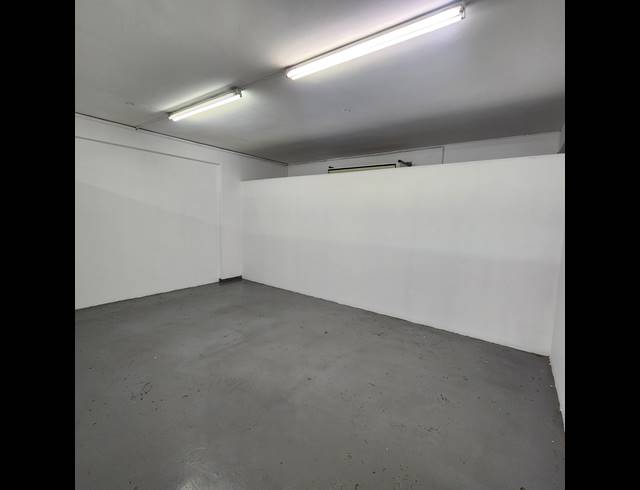 696M² SHOWROOM TO LET IN WINDERMERE